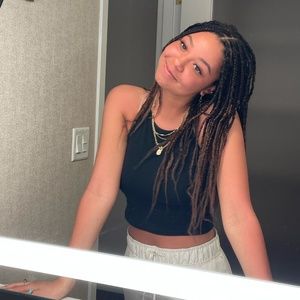 Meet your Posher, Olivia